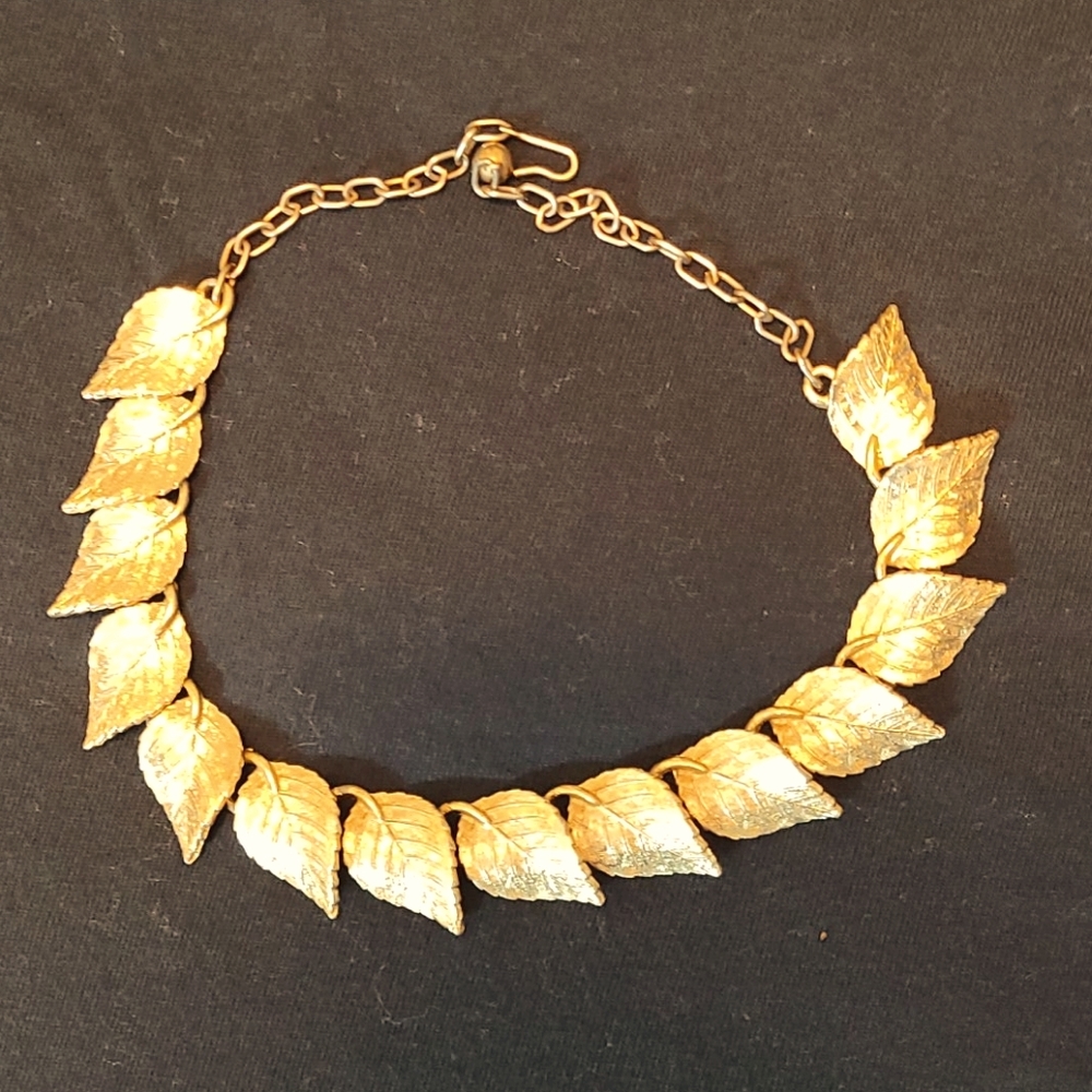 Vintage necklace signed by Art